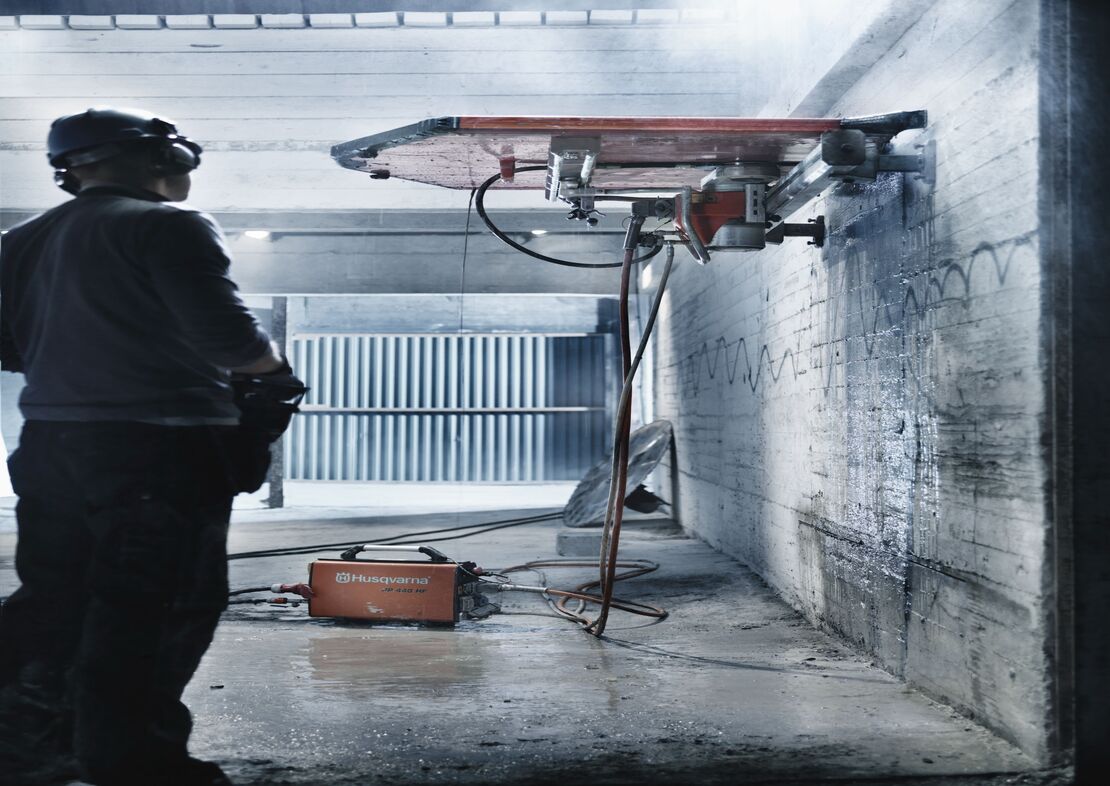 Sciage mural principal